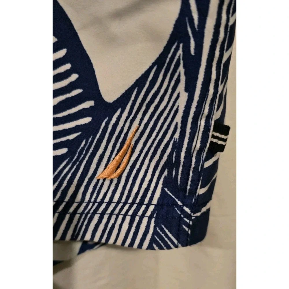 Nautica quick Dry Men's board‎ shorts lined white blue size L